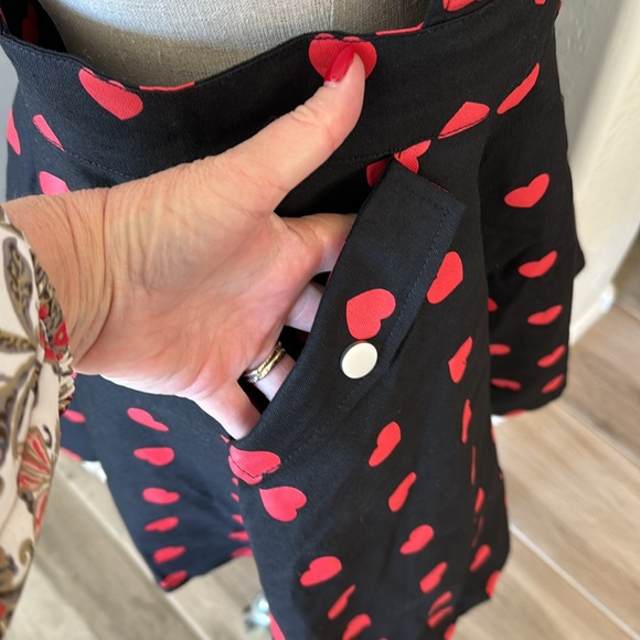 Unique Vintage M Black & Red Hearts Brionne Pinafore Skirt - Picture 5 of 6